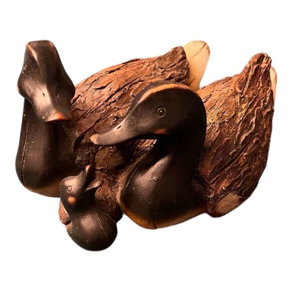 Duck Family, made of resin, looks like wood. EUC &!adorable! - Picture 2 of 11